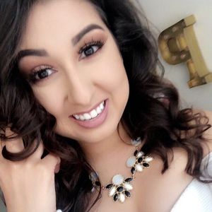 Meet your Posher, Perla